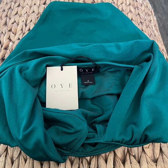 OYE SWIMWEAR ROMAN PLUNGE - Picture 7 of 7